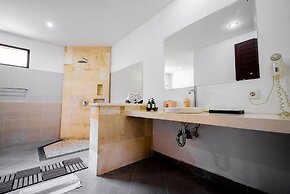 Orlowsky Discovery Candidasa Hotel