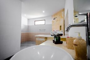 Orlowsky Discovery Candidasa Hotel