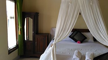 Segara Hotel and Restaurant