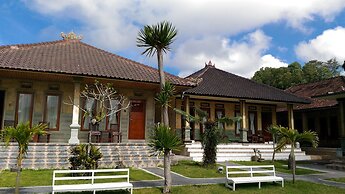 Segara Hotel and Restaurant