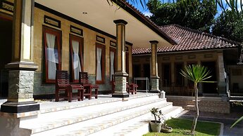 Segara Hotel and Restaurant