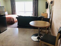 Perth Plaza Inn & Suites