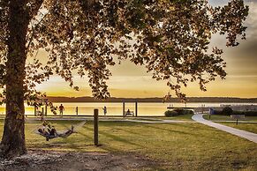 Bluewater Resort & Marina by Spinnaker Resorts