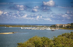 Bluewater Resort & Marina by Spinnaker Resorts