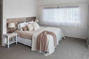 ASURE Admirals View Motel