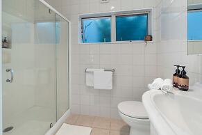 ASURE Admirals View Motel