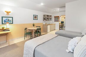 ASURE Admirals View Motel