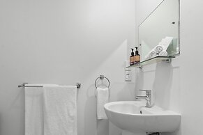 ASURE Admirals View Motel