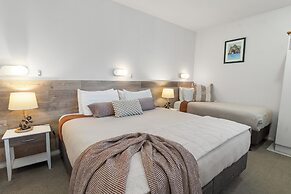 ASURE Admirals View Motel