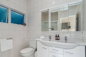 ASURE Admirals View Motel