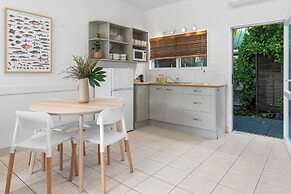 ASURE Admirals View Motel