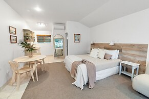 ASURE Admirals View Motel