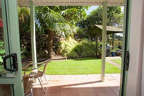 ASURE Admirals View Motel