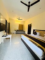 Hotel Moon Light Bhimtal