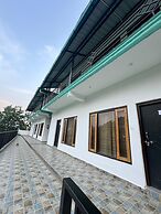 Hotel Moon Light Bhimtal