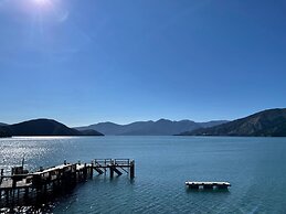 The Lodge At Te Rawa - Boat Access Only