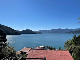 The Lodge At Te Rawa - Boat Access Only