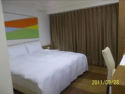 Kiwi Express Hotel - Taichung Station Branch 10