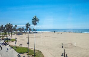 Venice Breeze Suites