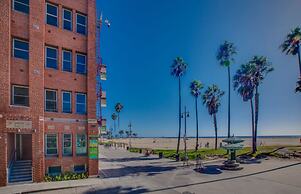 Venice Breeze Suites
