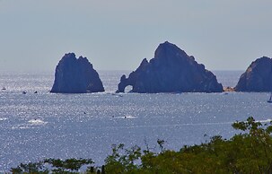 Sunrock Hotel and Suites