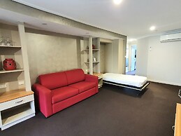 The Aston Motel - Tamworth