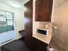 The Aston Motel - Tamworth