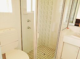 McNevin's Warwick Motel