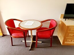 McNevin's Warwick Motel