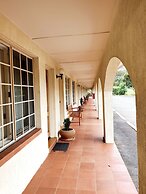 McNevin's Warwick Motel