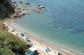 Hotel Crystal & Residence