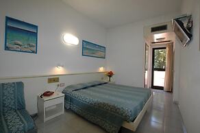 Hotel Crystal & Residence