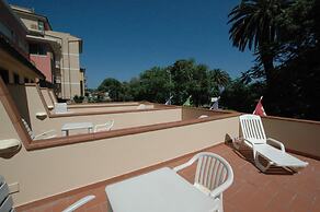 Hotel Crystal & Residence
