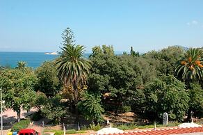 Hotel Crystal & Residence