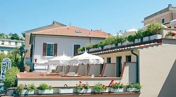 Hotel Crystal & Residence