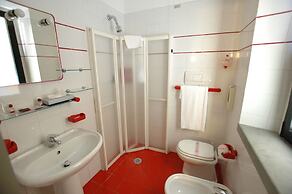 Hotel Crystal & Residence