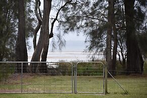 Paradise Bungalow Waterfront