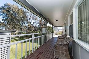 Paradise Bungalow Waterfront