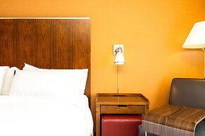 Four Points by Sheraton Kelowna Airport