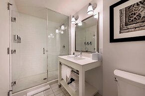 Four Points by Sheraton Kelowna Airport