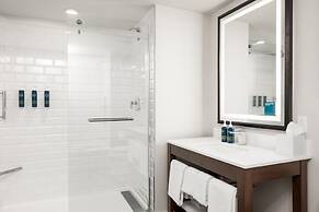 Four Points by Sheraton Kelowna Airport