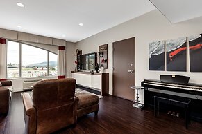 Four Points by Sheraton Kelowna Airport