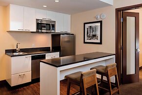 Four Points by Sheraton Kelowna Airport