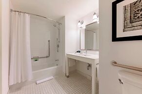 Four Points by Sheraton Kelowna Airport