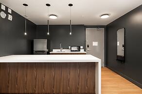 Four Points by Sheraton Kelowna Airport