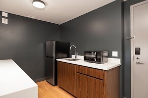 Four Points by Sheraton Kelowna Airport