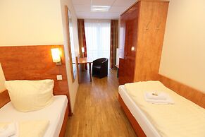 Café & Hotel am Holzhafen