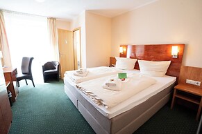 Café & Hotel am Holzhafen