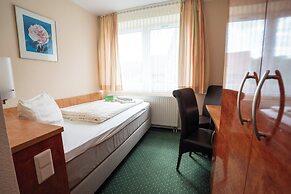 Café & Hotel am Holzhafen