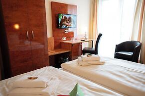 Café & Hotel am Holzhafen